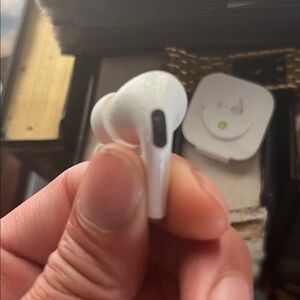 Sleek White Wireless Earbuds